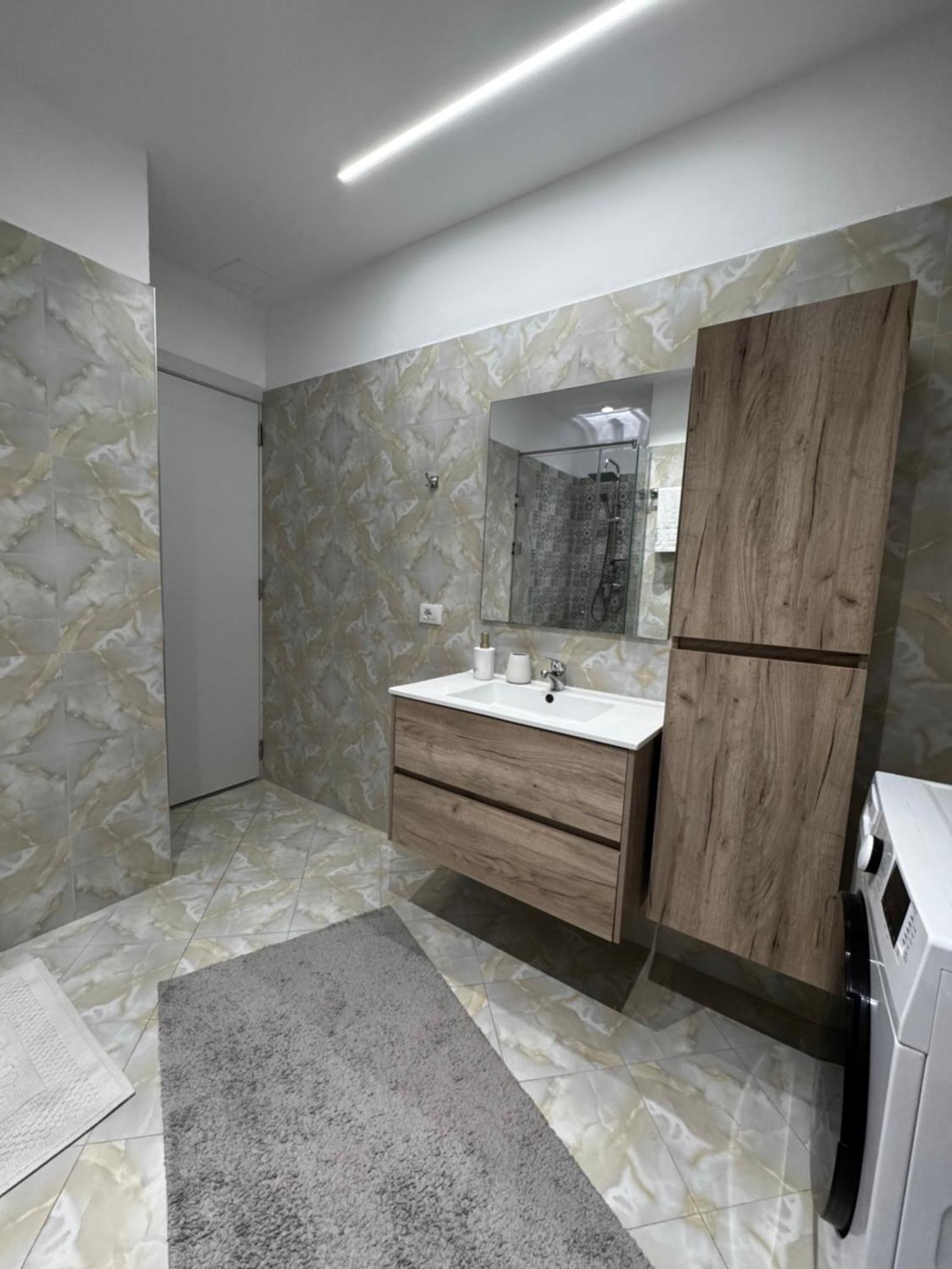 Sky & Sea View Luxury Apartments Dıraç Dış mekan fotoğraf
